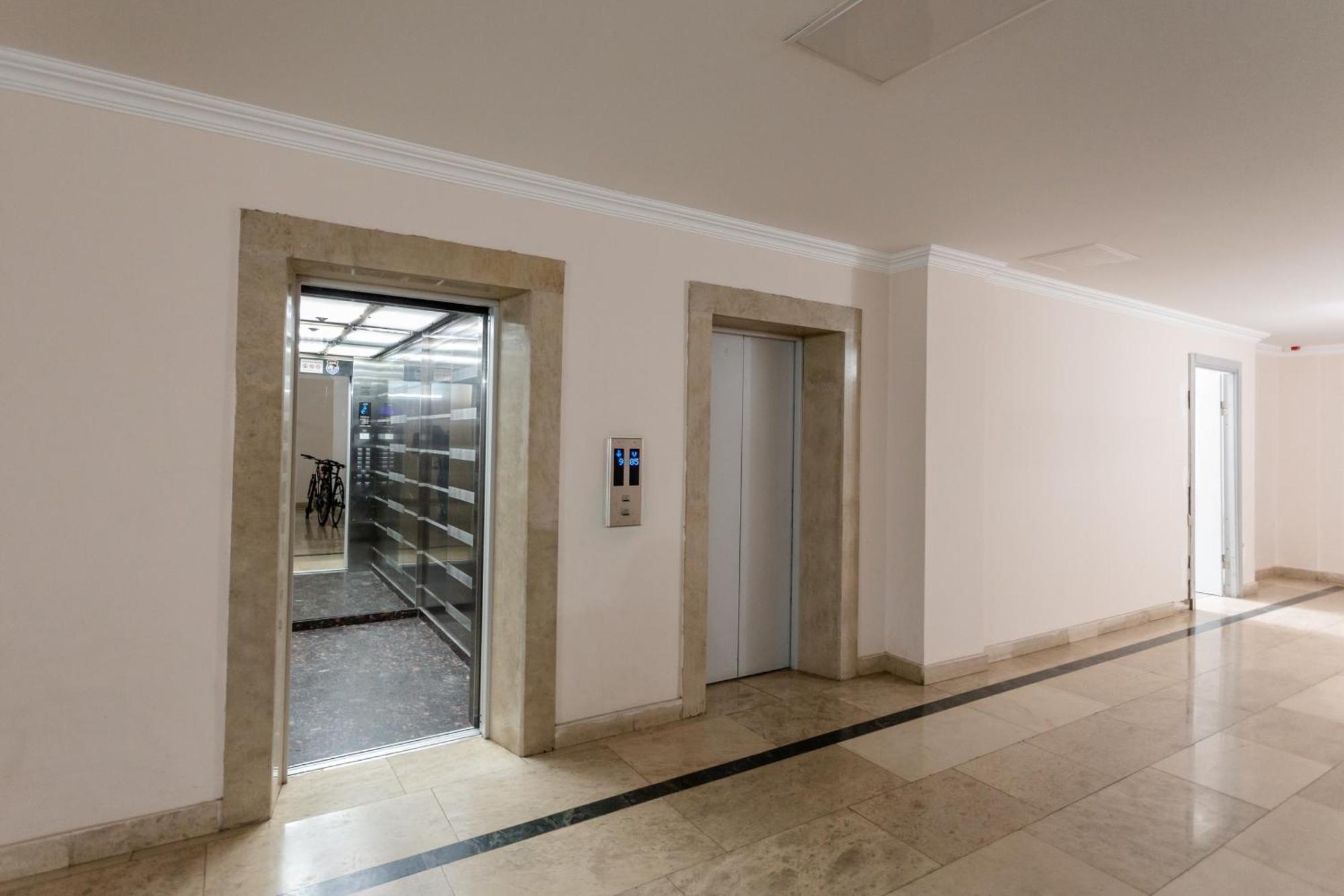 The Grand Apartment Lll Tbilisi Exterior photo