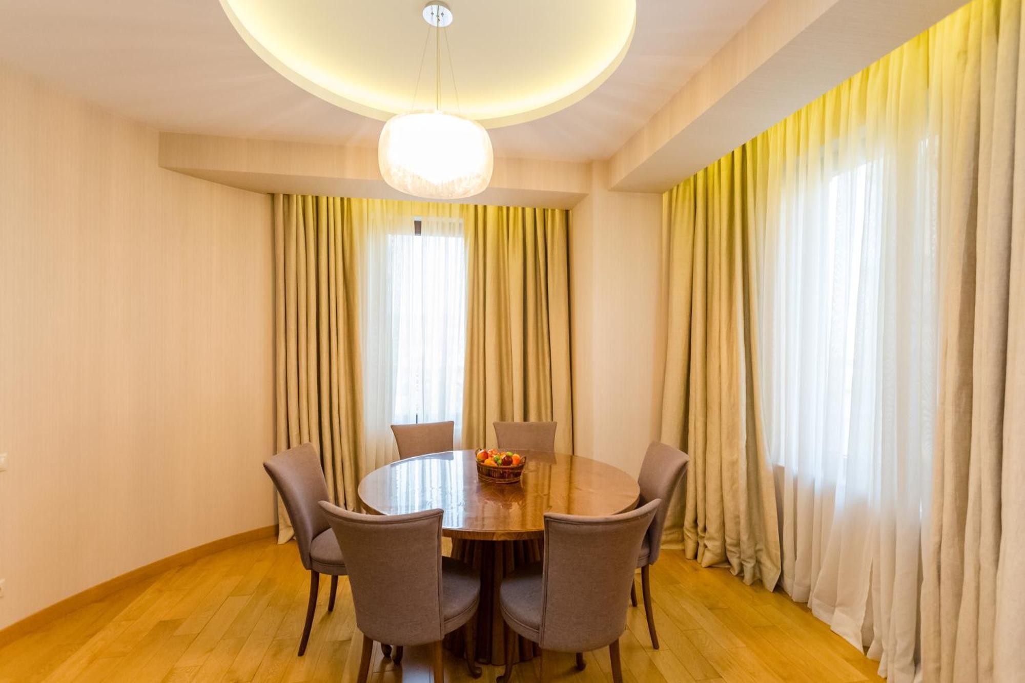 The Grand Apartment Lll Tbilisi Exterior photo